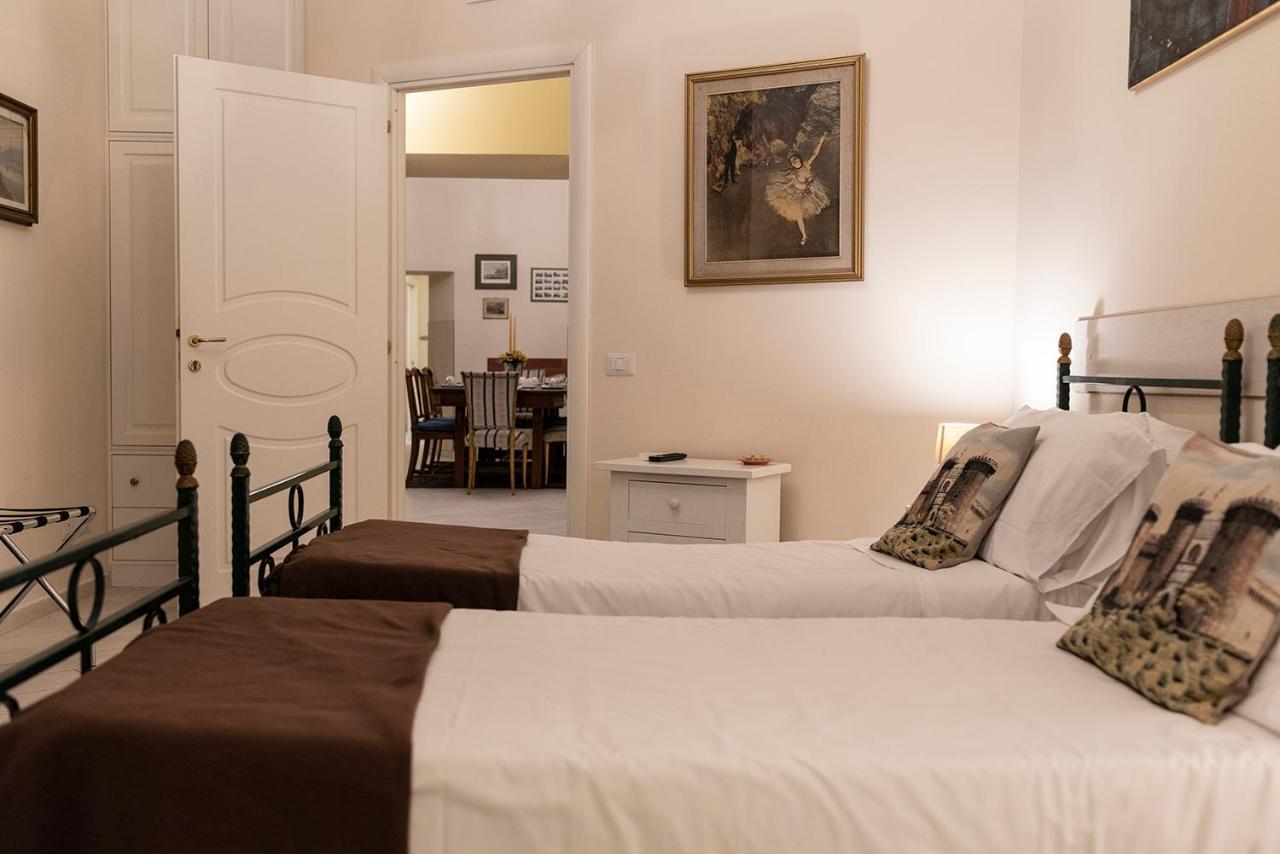 Domus Borbonica Bed & Breakfast Naples Exterior photo
