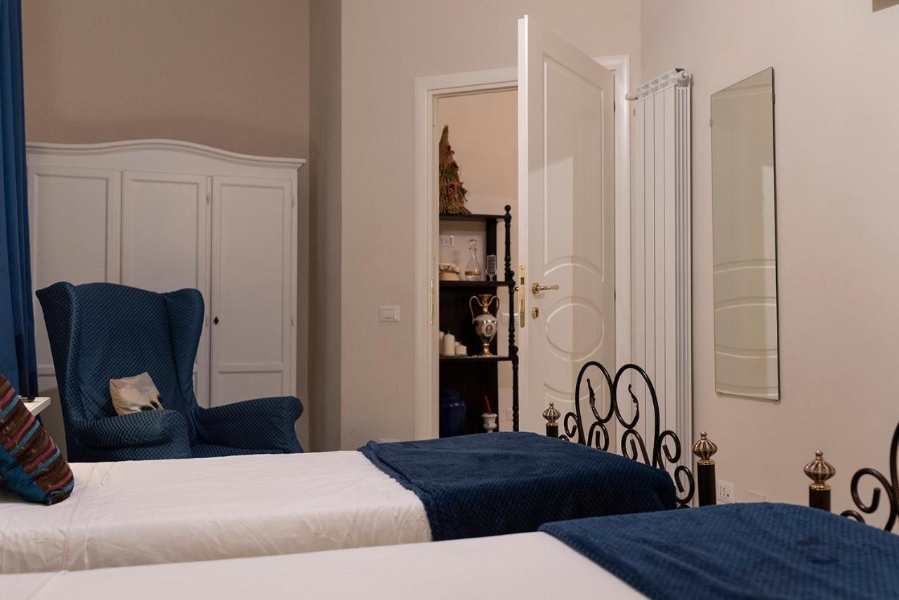 Domus Borbonica Bed & Breakfast Naples Exterior photo