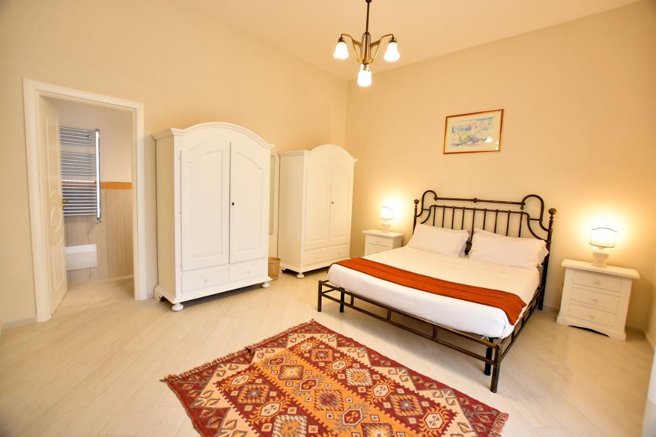 Domus Borbonica Bed & Breakfast Naples Exterior photo
