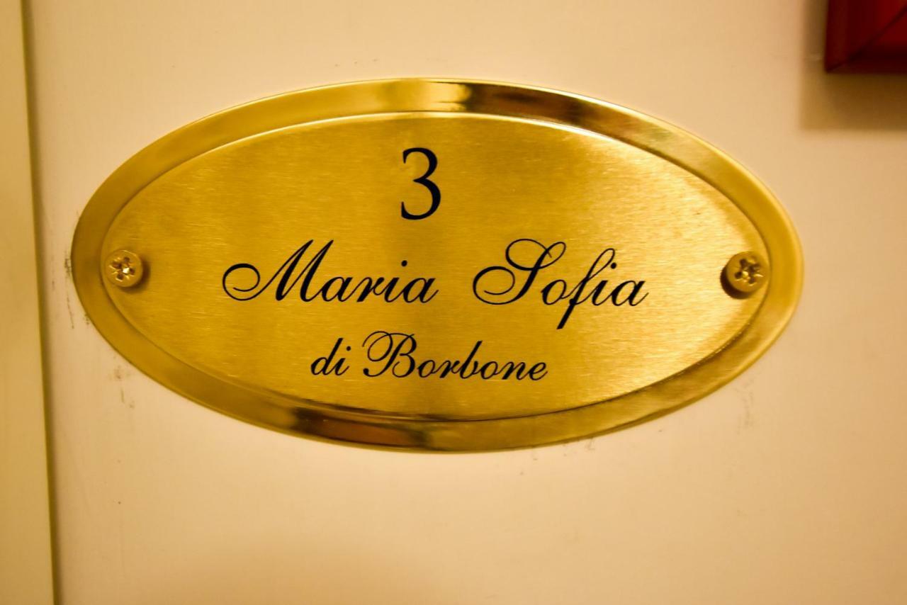 Domus Borbonica Bed & Breakfast Naples Exterior photo