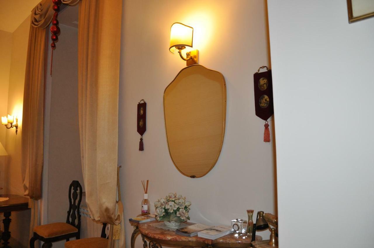 Domus Borbonica Bed & Breakfast Naples Exterior photo